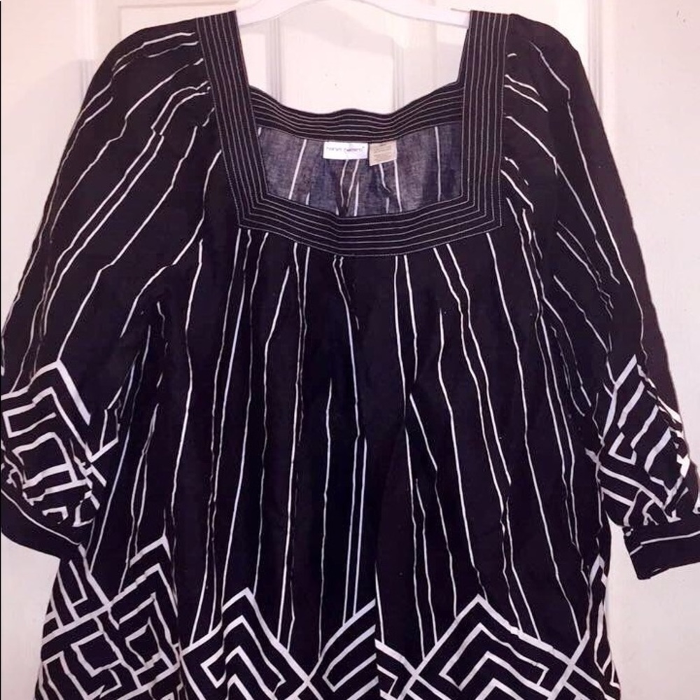 Black/White dressy top